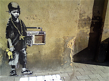 banksy 2009-es street art graffitije az utcán Londonban